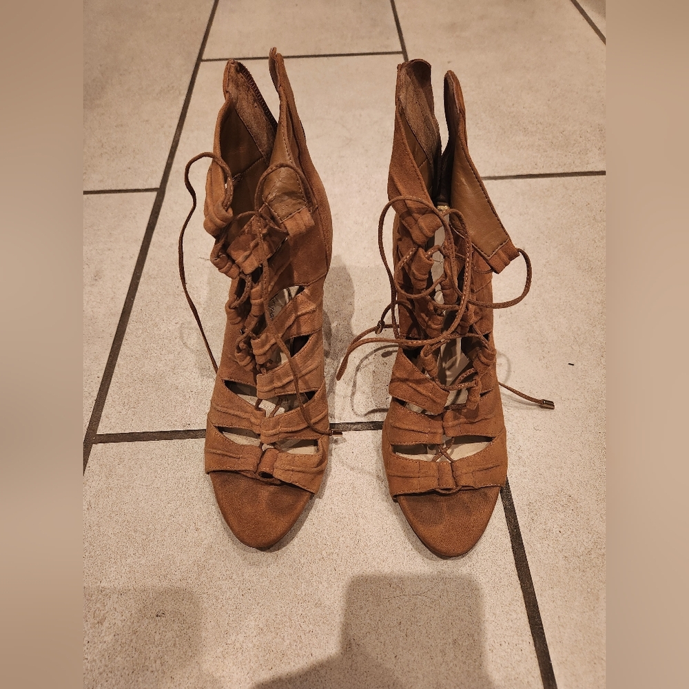 Tan/Brown Heels